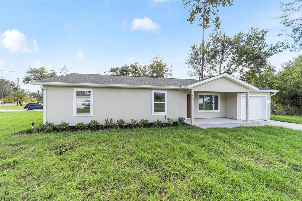 34 MAPLE LANE Ocklawaha, FL 32179