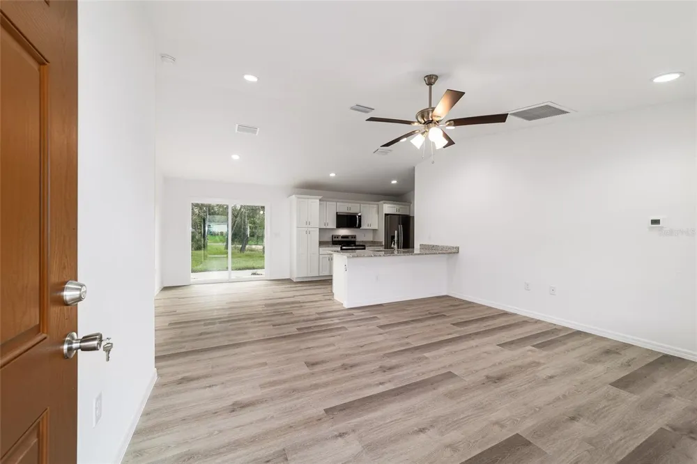 34 MAPLE LANE Ocklawaha, FL 32179