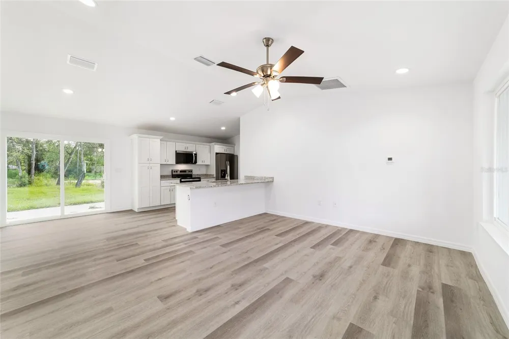 34 MAPLE LANE Ocklawaha, FL 32179