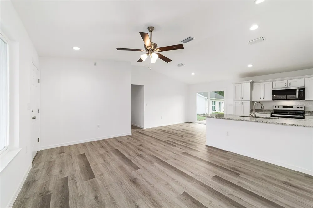 34 MAPLE LANE Ocklawaha, FL 32179