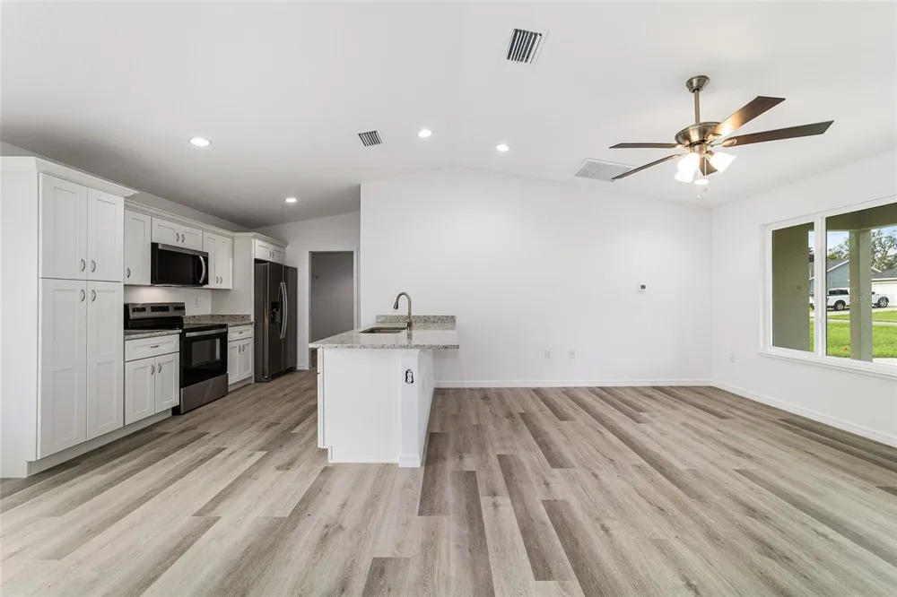 34 MAPLE LANE Ocklawaha, FL 32179