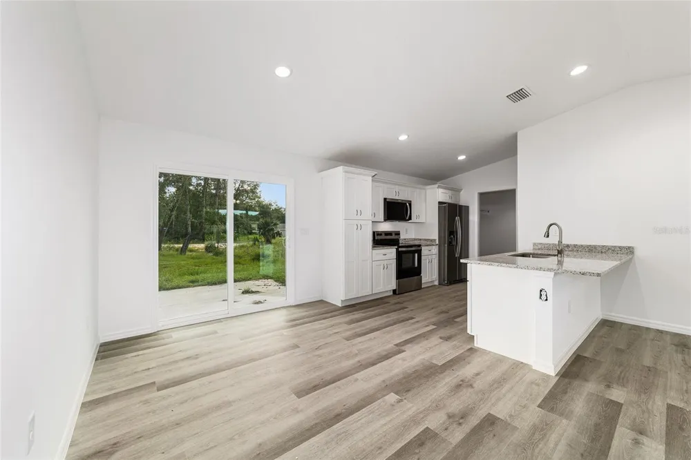 34 MAPLE LANE Ocklawaha, FL 32179