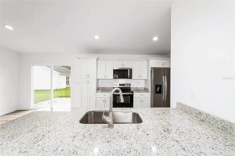 34 MAPLE LANE Ocklawaha, FL 32179
