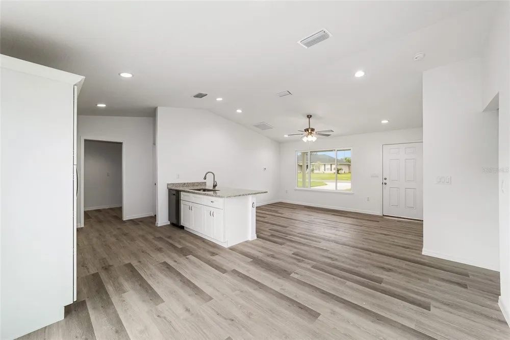 34 MAPLE LANE Ocklawaha, FL 32179