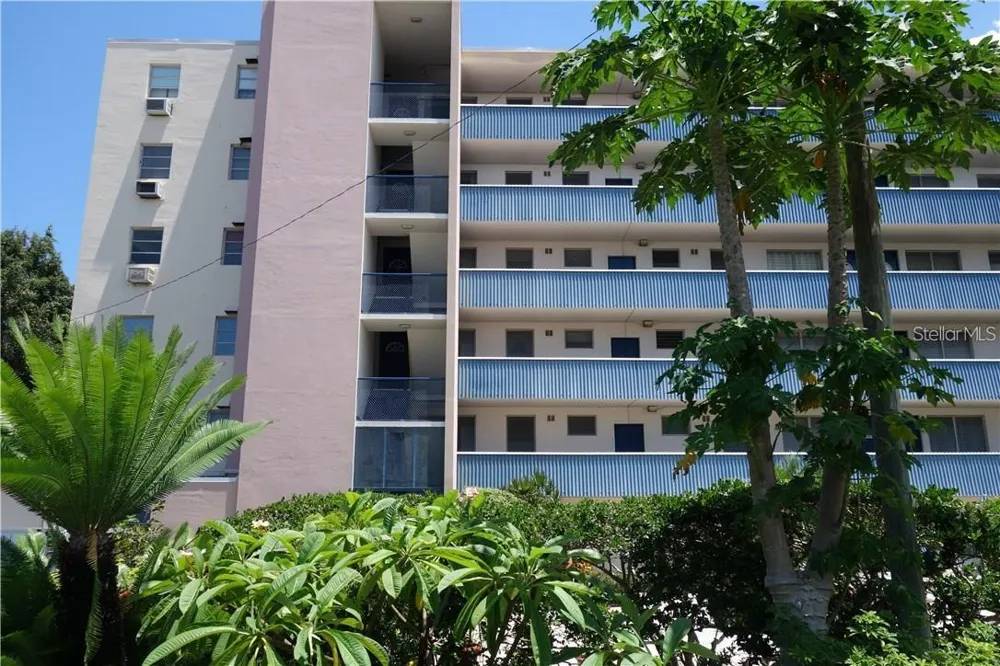 200 BETTY LANE #2E Clearwater, FL 33755