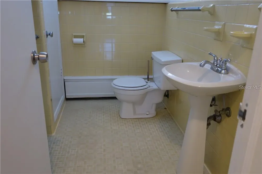 200 BETTY LANE #2E Clearwater, FL 33755