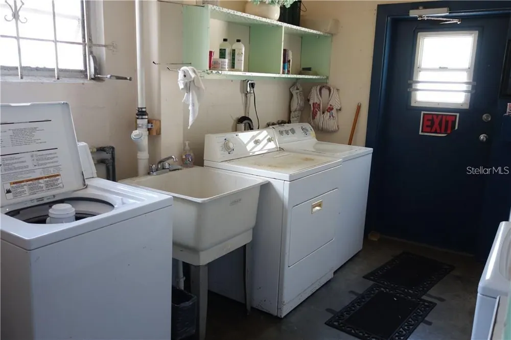 200 BETTY LANE #2E Clearwater, FL 33755