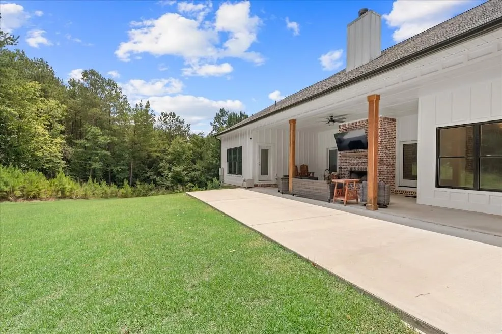 988 Boozer Road Heflin, AL 36264