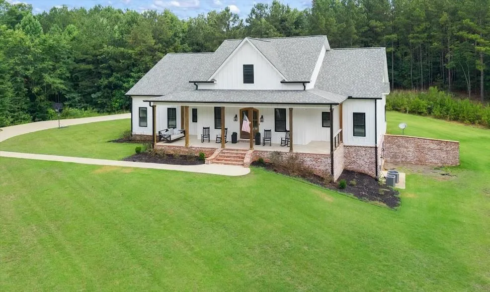 988 Boozer Road Heflin, AL 36264