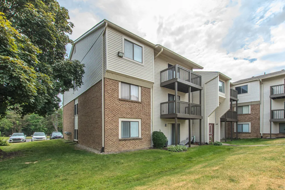 30078 W 12 Mile Road #99 Farmington Hills, MI 48334