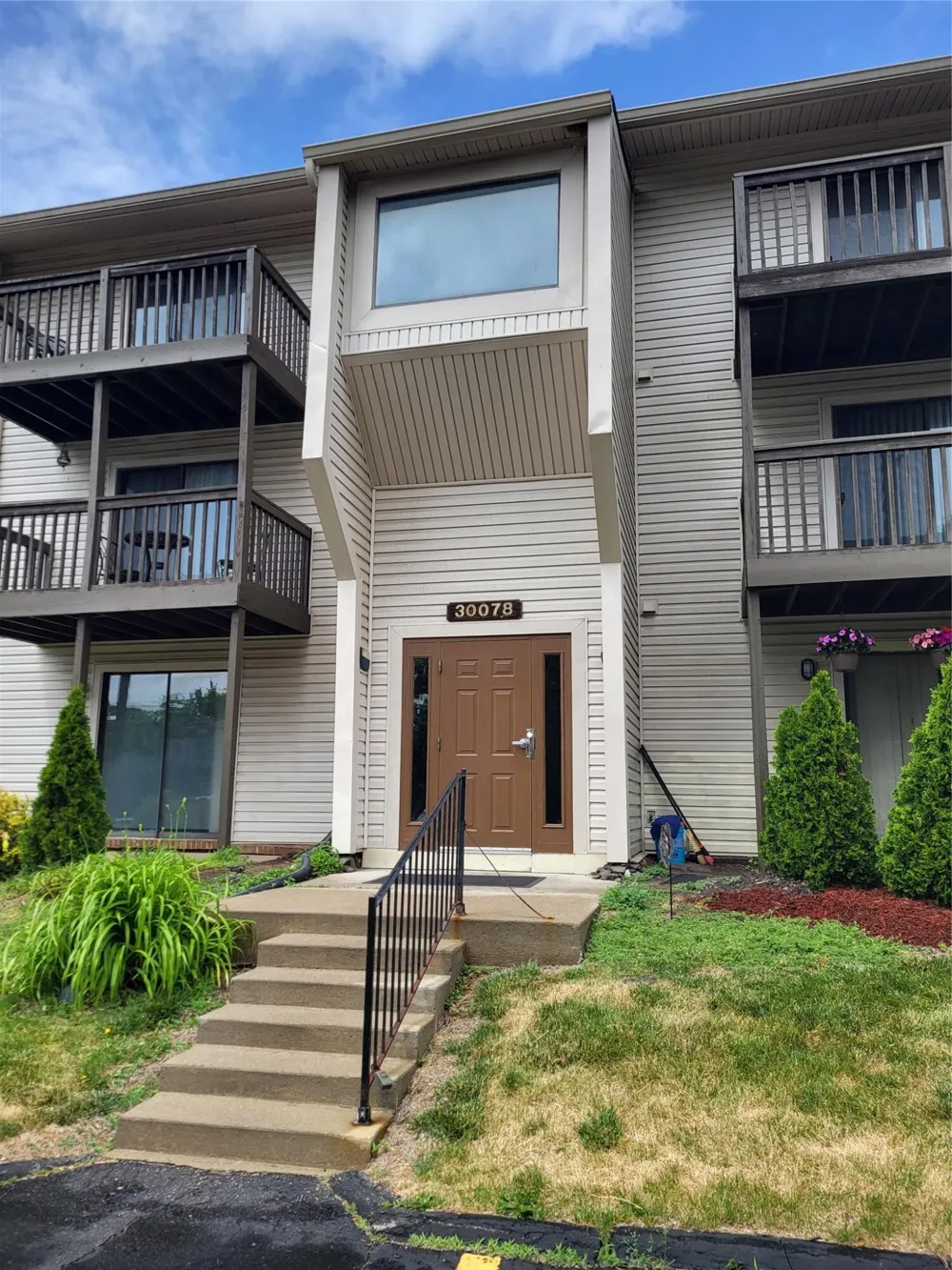 30078 W 12 Mile Road #99 Farmington Hills, MI 48334