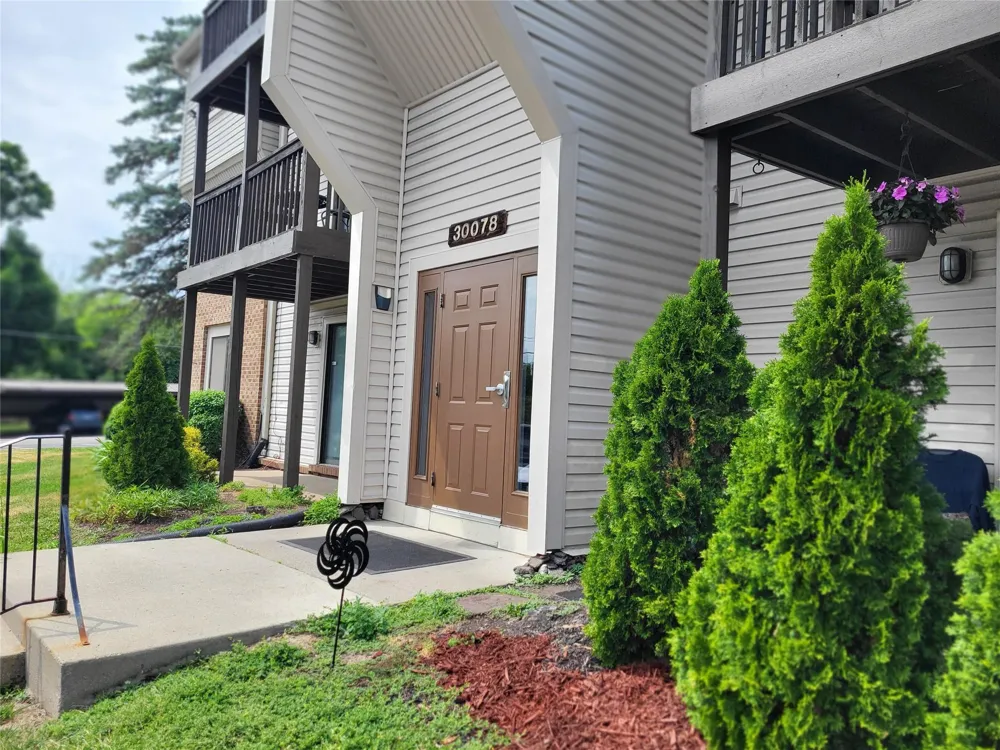 30078 W 12 Mile Road #99 Farmington Hills, MI 48334