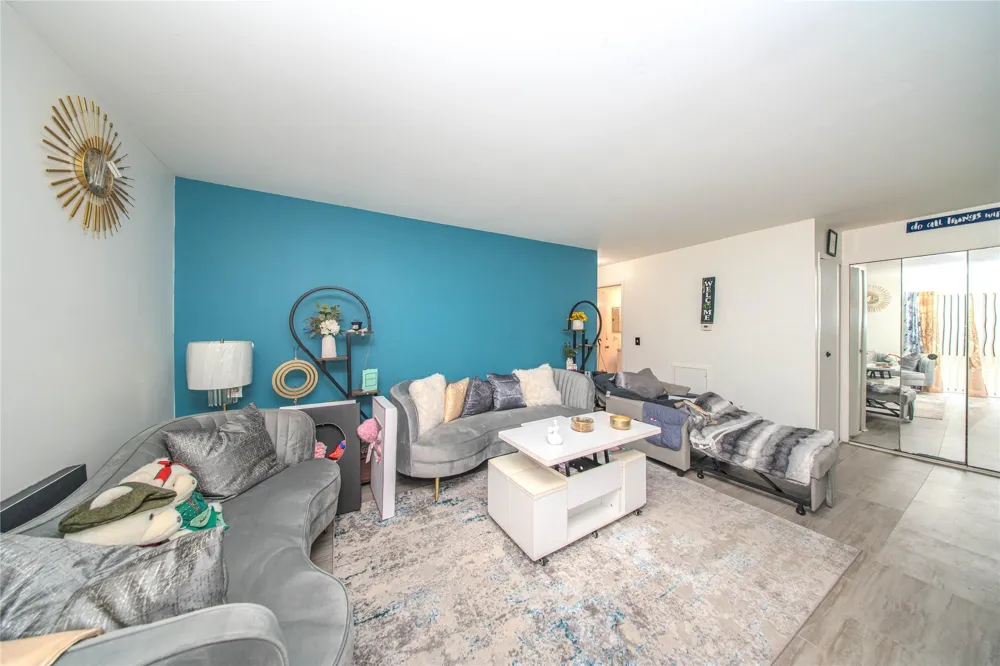 30078 W 12 Mile Road #99 Farmington Hills, MI 48334