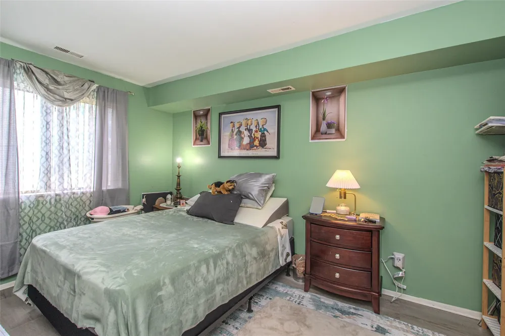 30078 W 12 Mile Road #99 Farmington Hills, MI 48334
