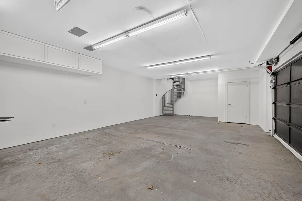10463 W H AVENUE Kalamazoo, MI 49009