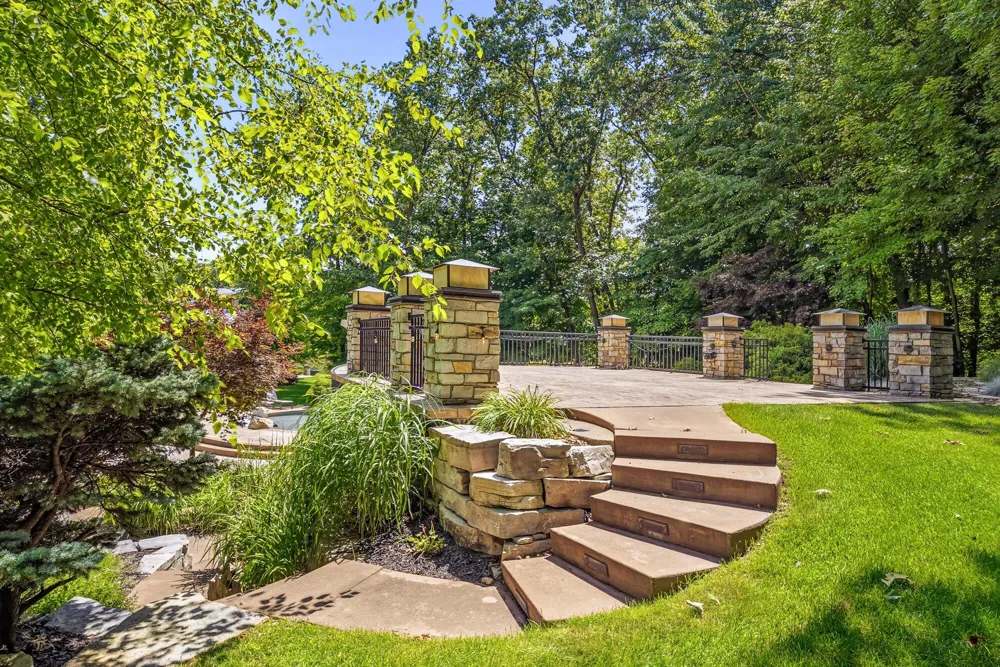 10463 W H AVENUE Kalamazoo, MI 49009