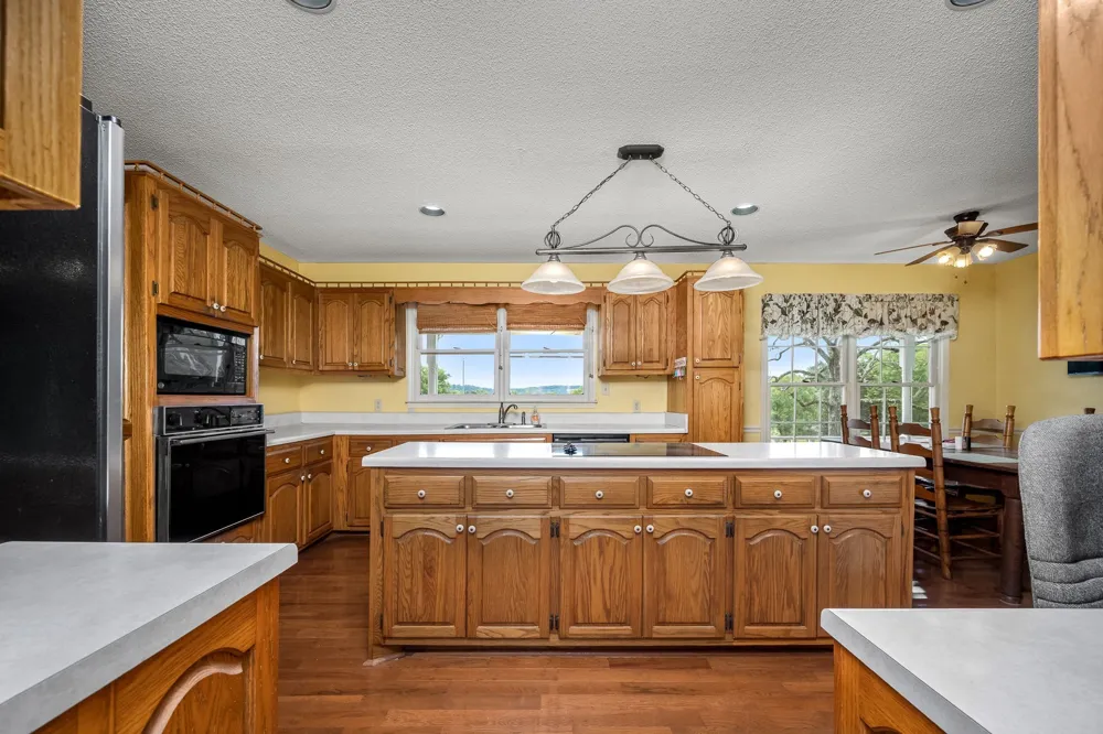448 County Line Rd Lynchburg, TN 37352