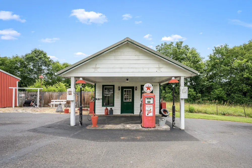 448 County Line Rd Lynchburg, TN 37352