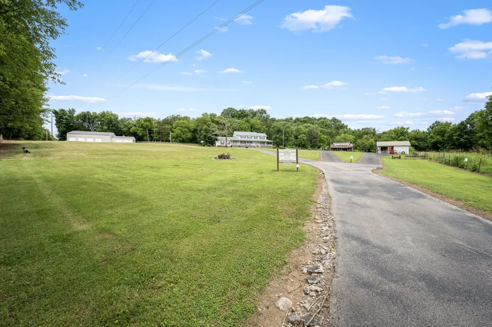448 County Line Rd Lynchburg, TN 37352