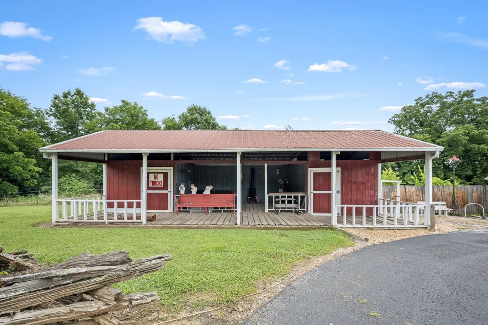 448 County Line Rd Lynchburg, TN 37352