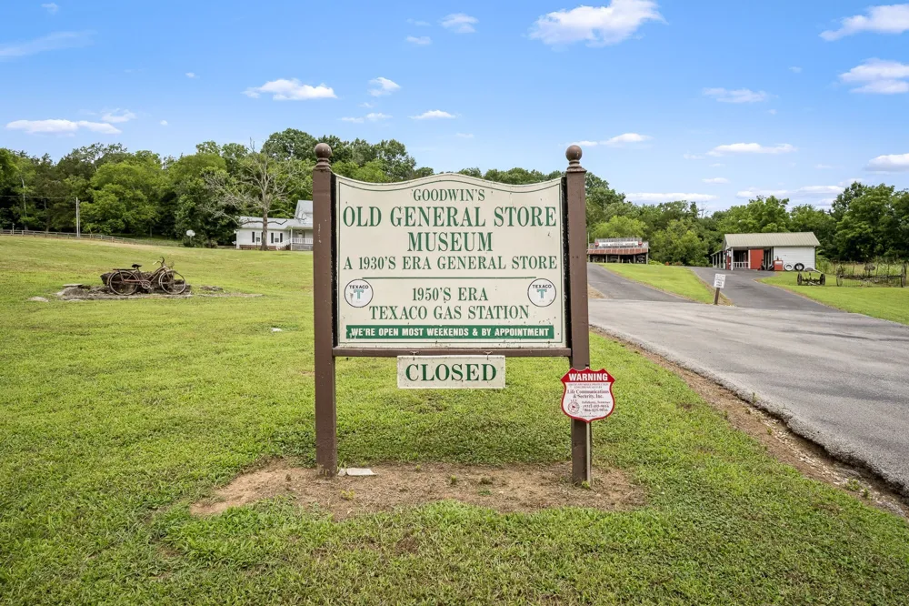 448 County Line Rd Lynchburg, TN 37352