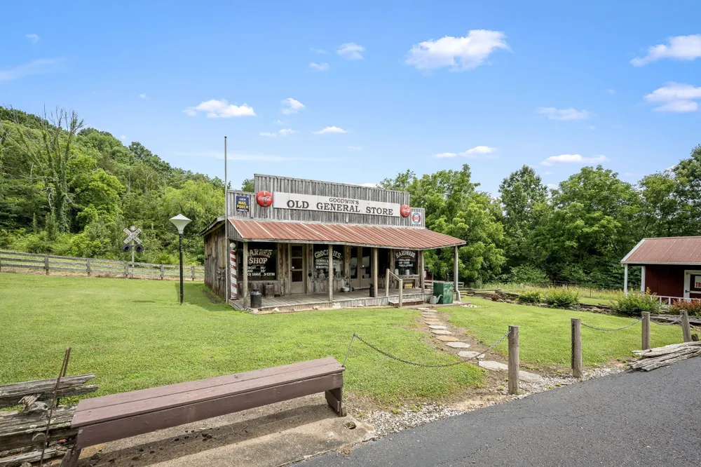 448 County Line Rd Lynchburg, TN 37352