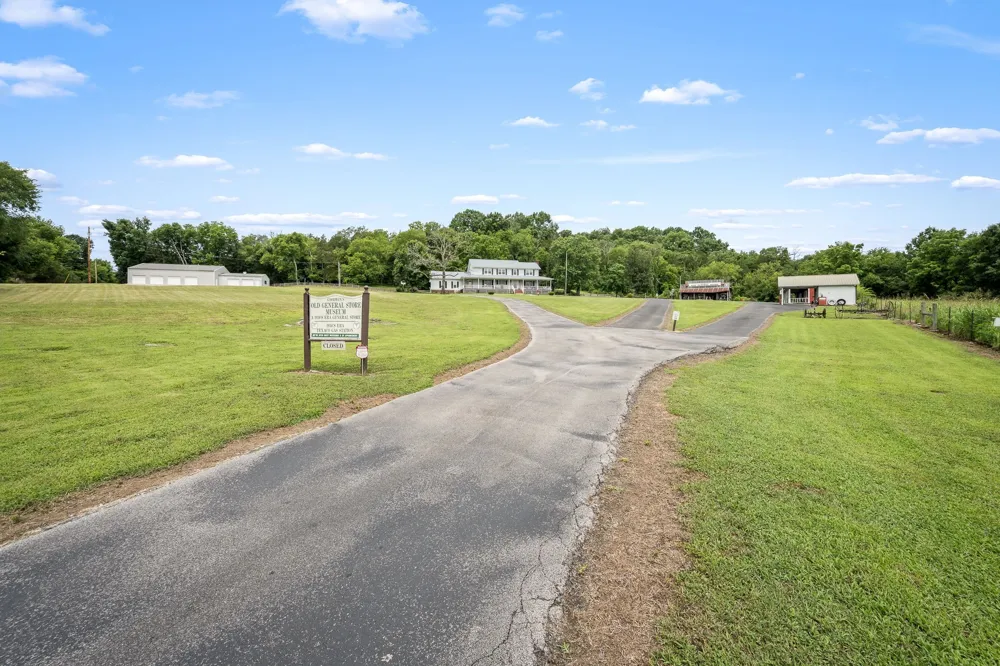 448 County Line Rd Lynchburg, TN 37352