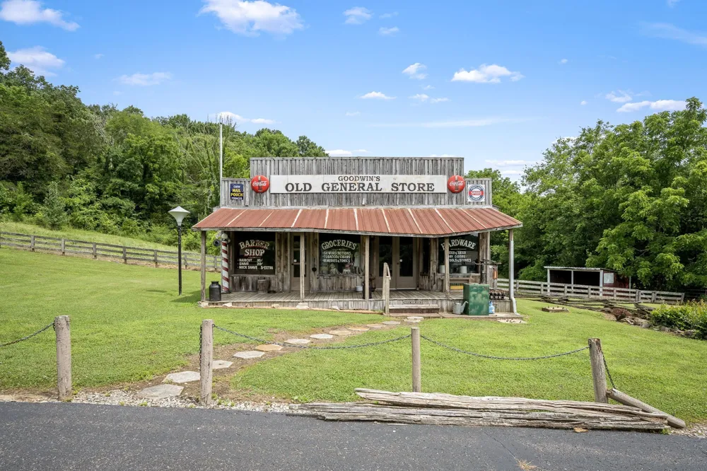 448 County Line Rd Lynchburg, TN 37352