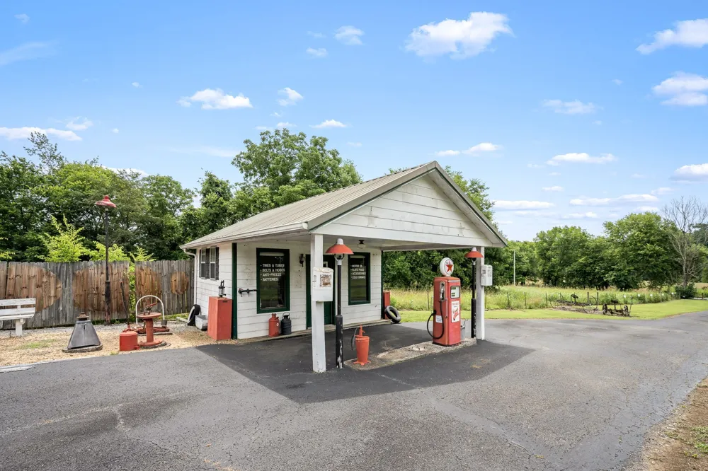 448 County Line Rd Lynchburg, TN 37352