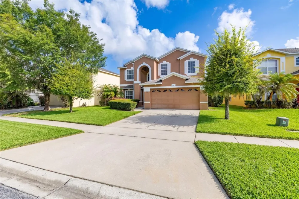 9931 HERON POINTE DRIVE Orlando, FL 32832
