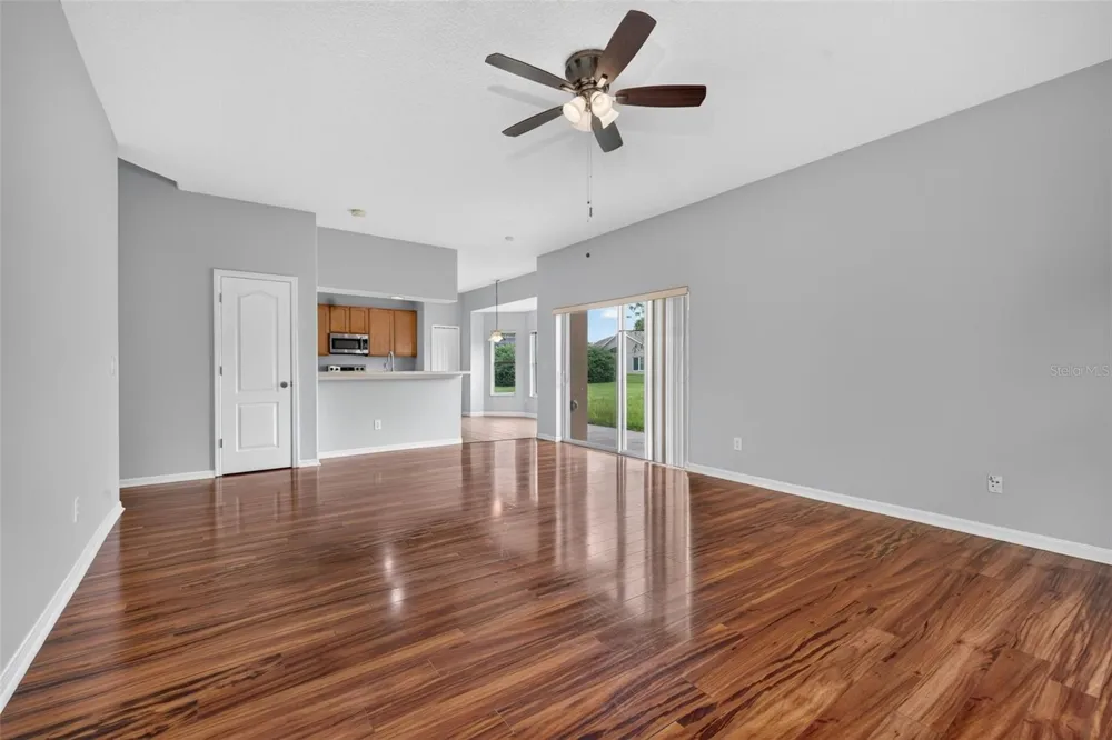 9931 HERON POINTE DRIVE Orlando, FL 32832