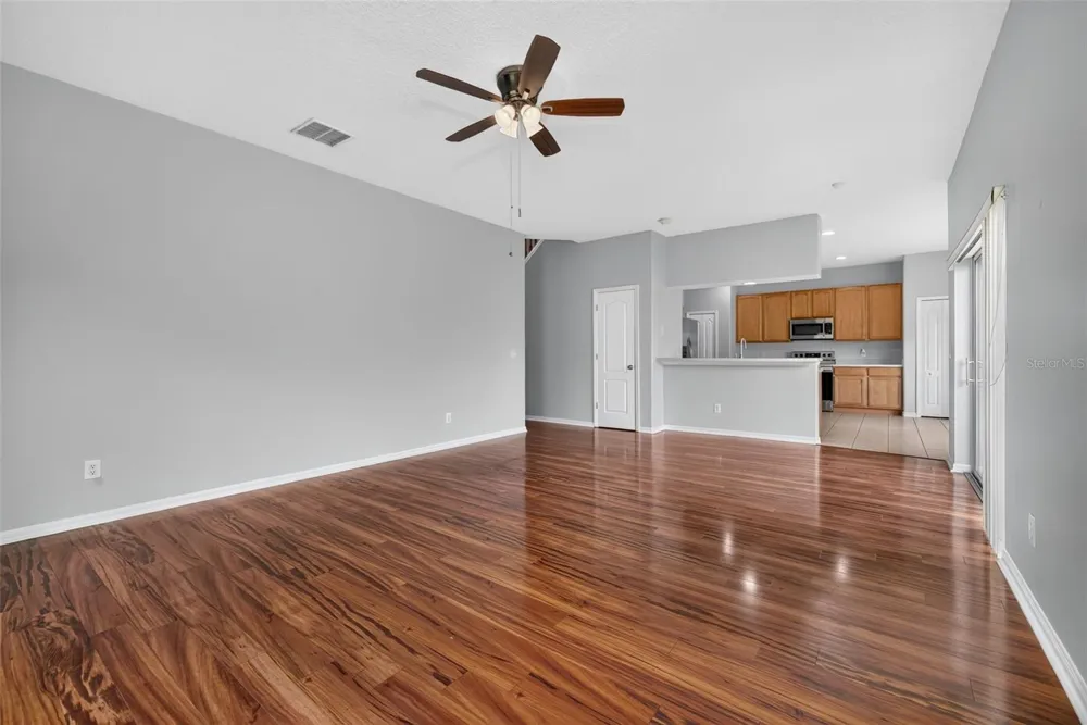 9931 HERON POINTE DRIVE Orlando, FL 32832
