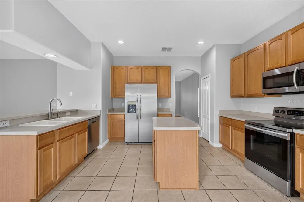 9931 HERON POINTE DRIVE Orlando, FL 32832