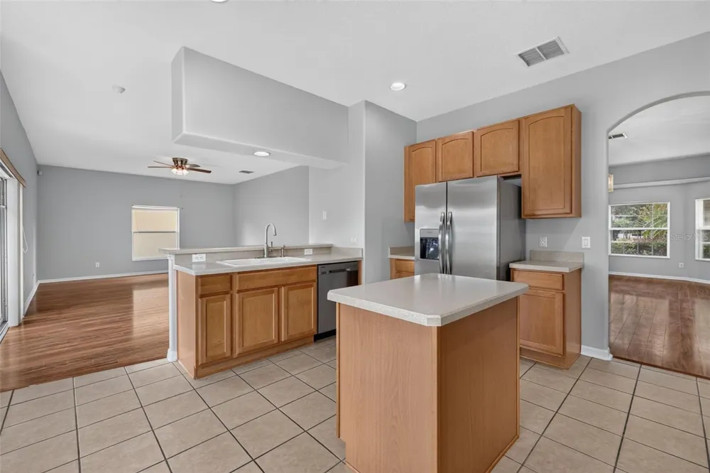 9931 HERON POINTE DRIVE Orlando, FL 32832
