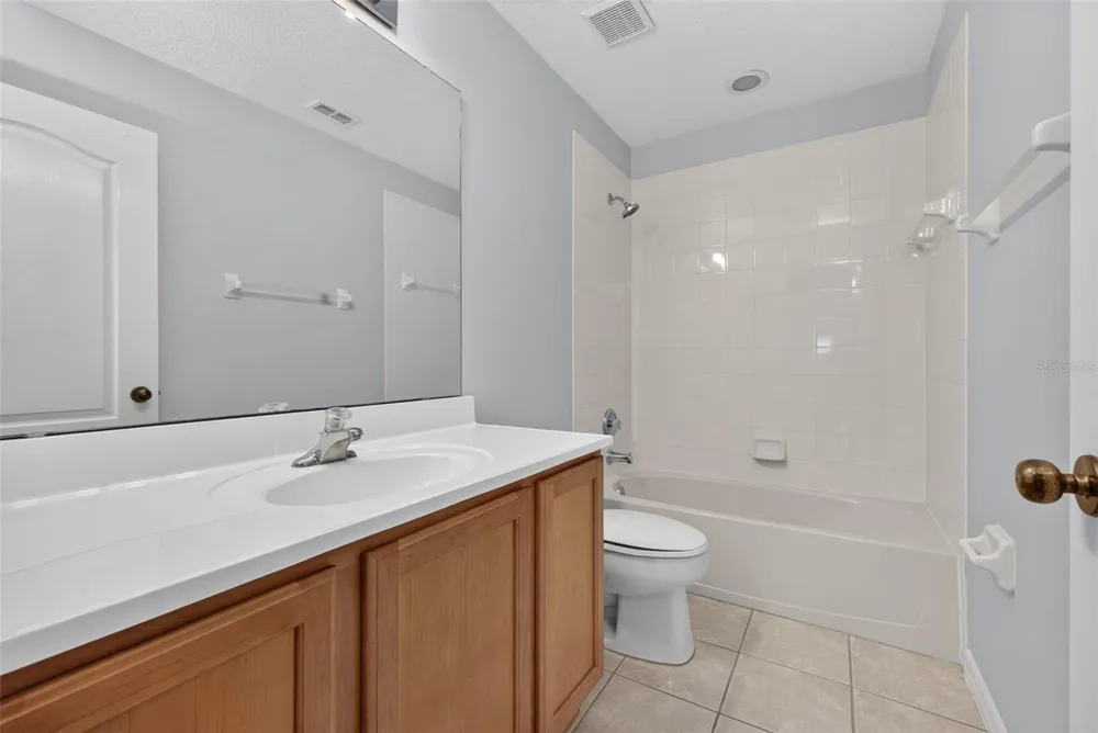 9931 HERON POINTE DRIVE Orlando, FL 32832