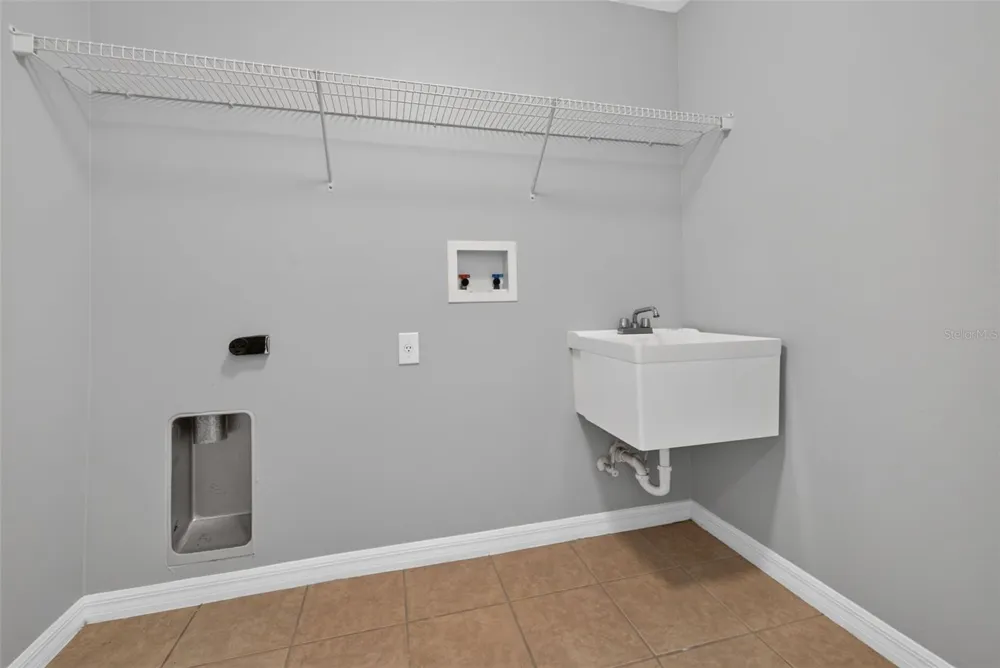 9931 HERON POINTE DRIVE Orlando, FL 32832