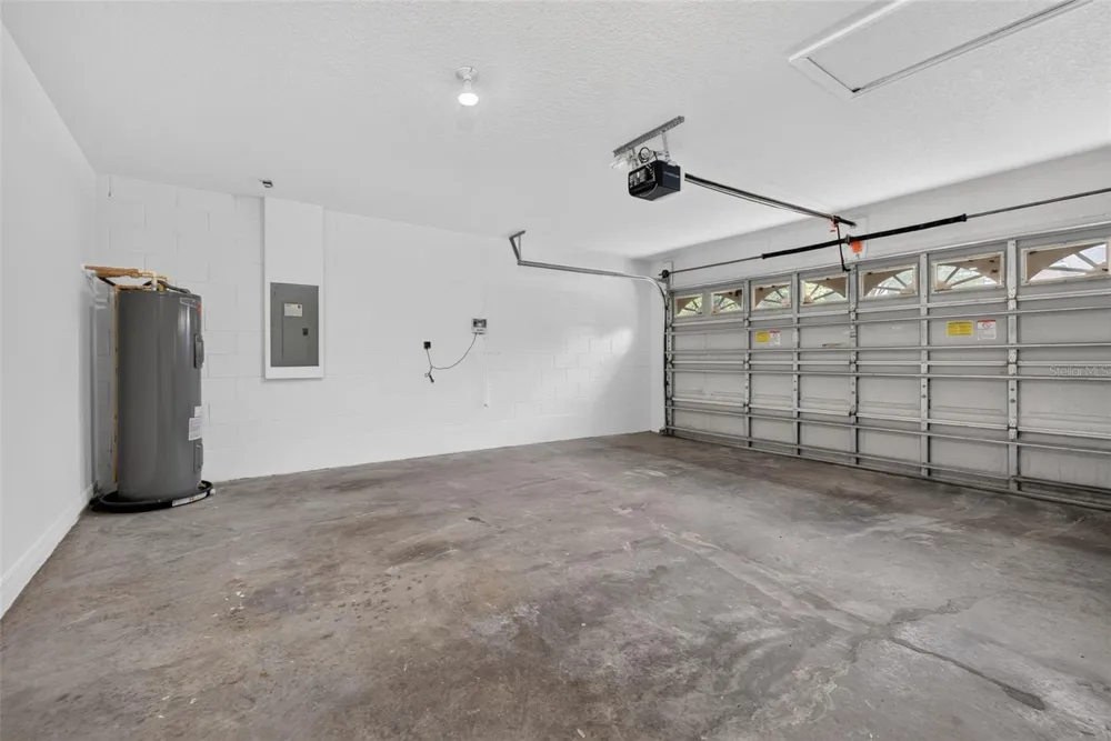 9931 HERON POINTE DRIVE Orlando, FL 32832