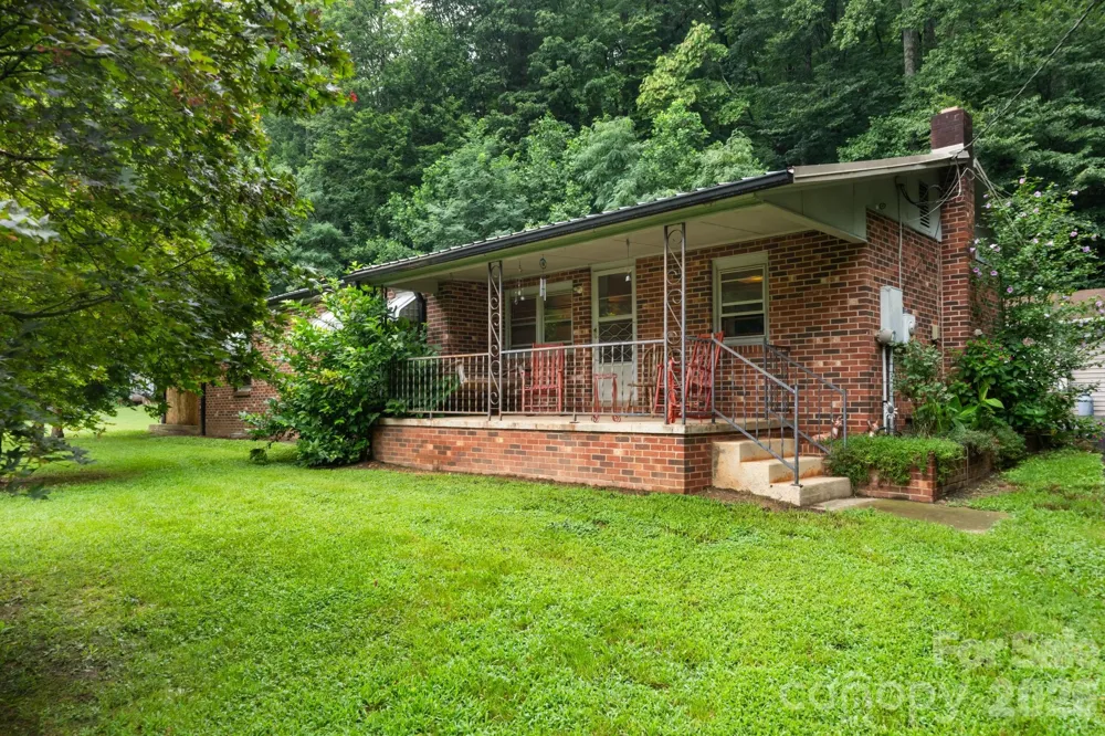 1755 F M Mclean Place Lenoir, NC 28645