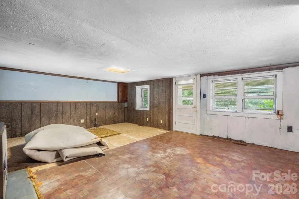 1755 F M Mclean Place Lenoir, NC 28645