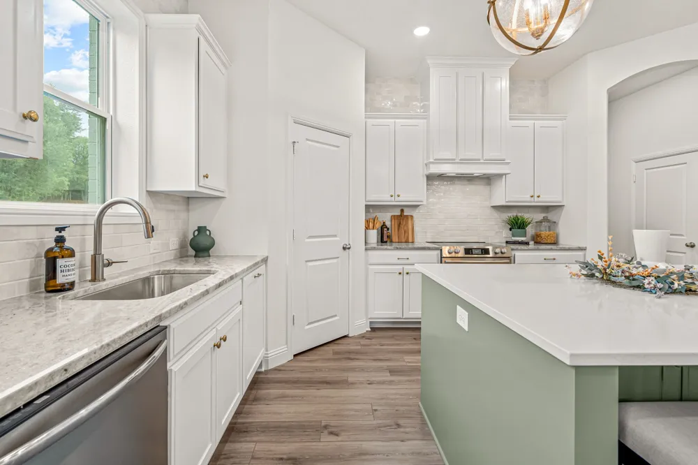 602 Sterling Drive Benbrook, TX 76126