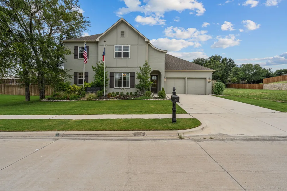 602 Sterling Drive Benbrook, TX 76126