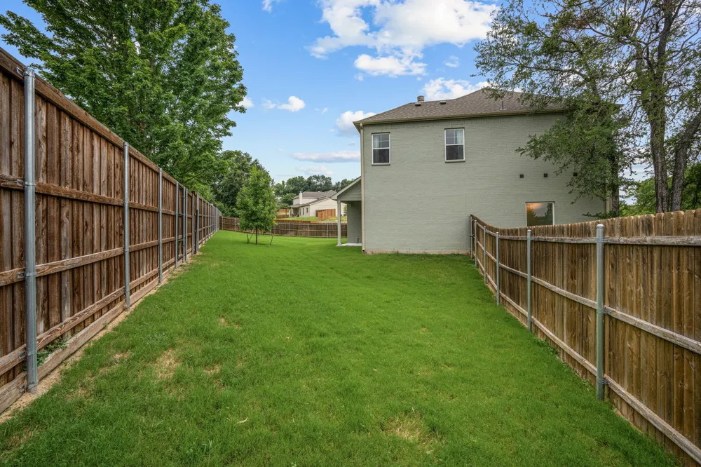 602 Sterling Drive Benbrook, TX 76126