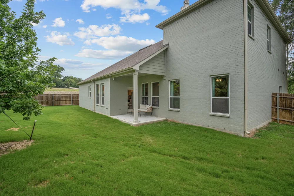 602 Sterling Drive Benbrook, TX 76126