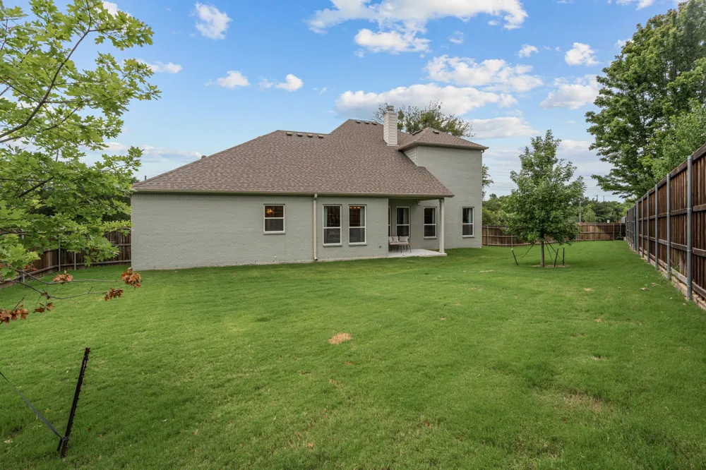 602 Sterling Drive Benbrook, TX 76126