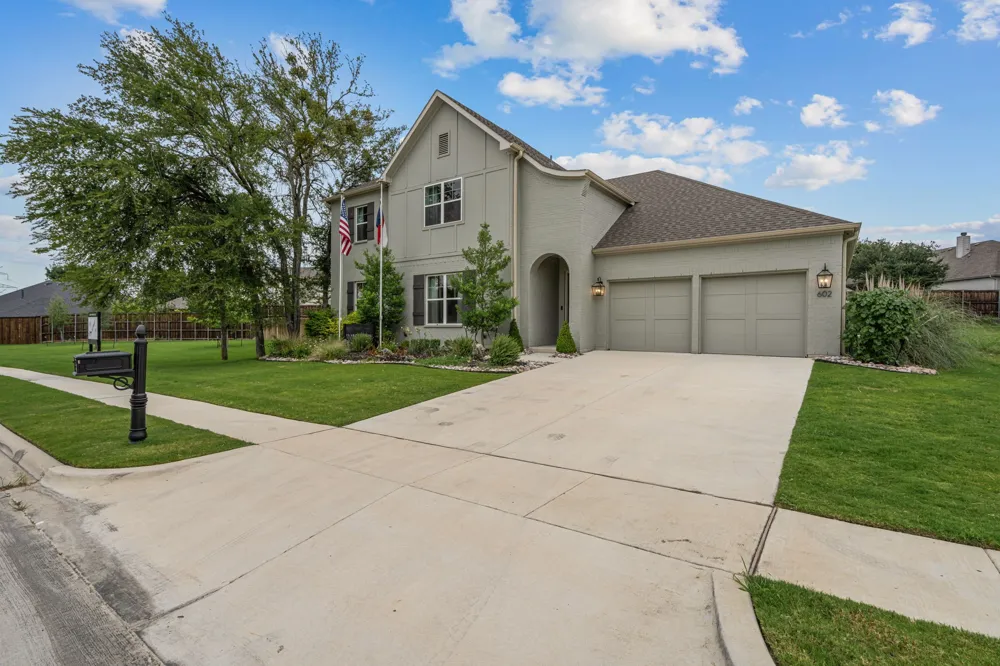 602 Sterling Drive Benbrook, TX 76126