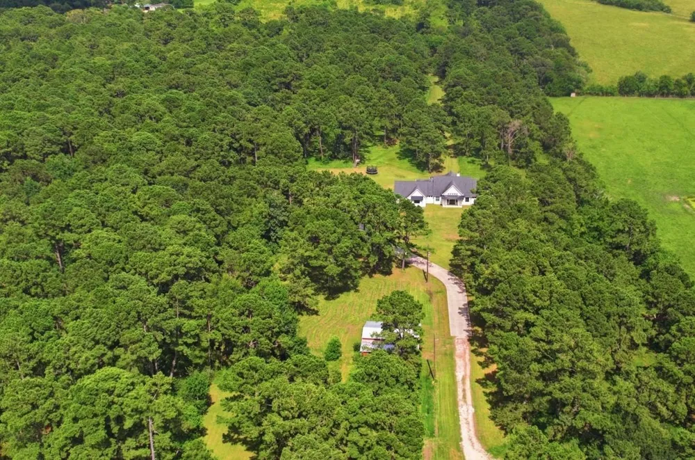 155 Oetken E Anahuac, TX 77514