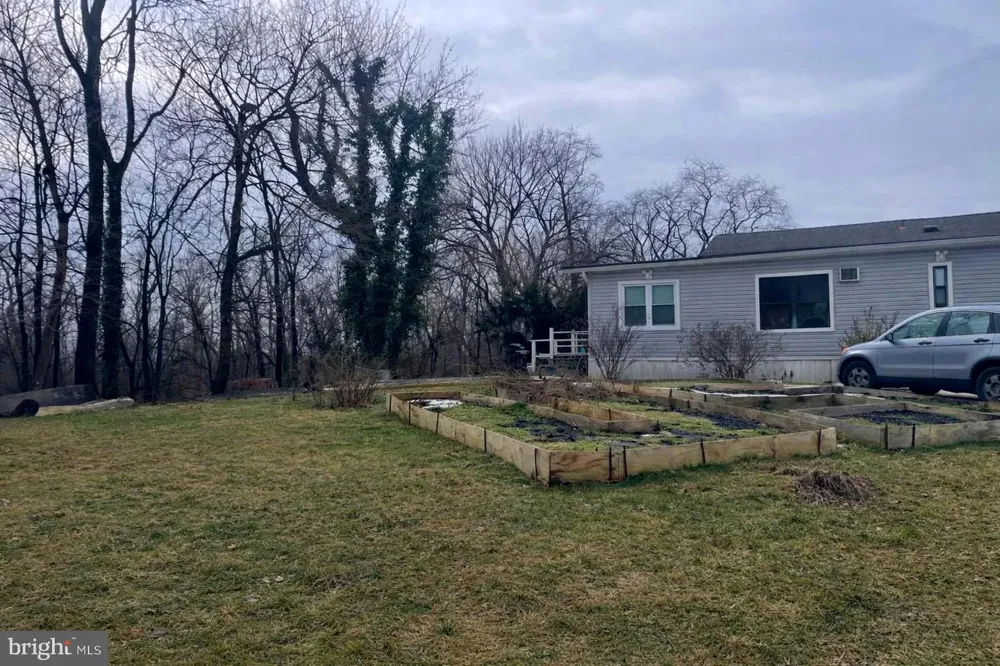 6033 FALMONT DRIVE Morrisville, PA 19067