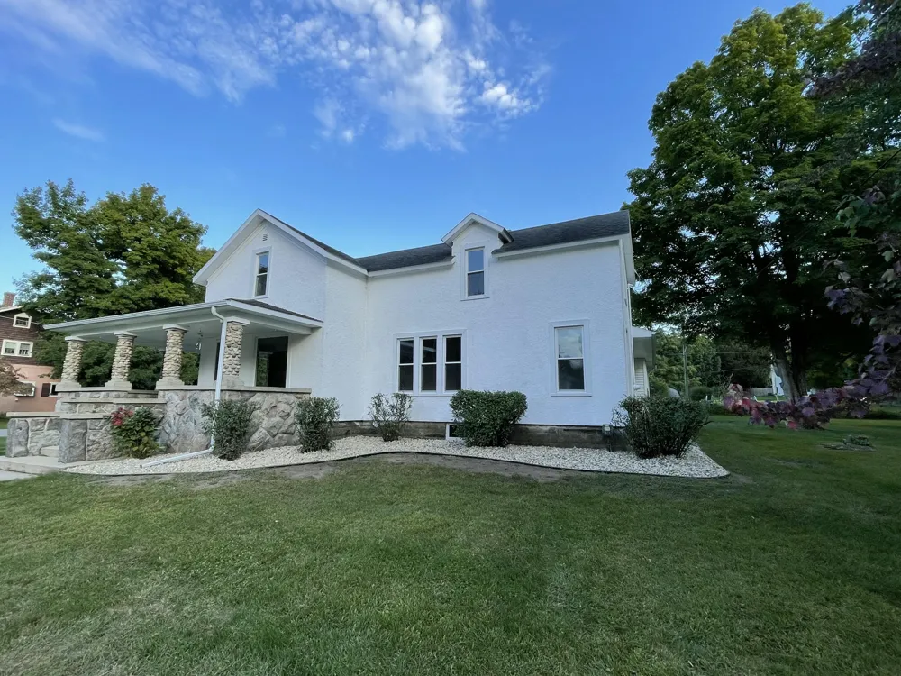 24195 Third Avenue Mattawan, MI 49071