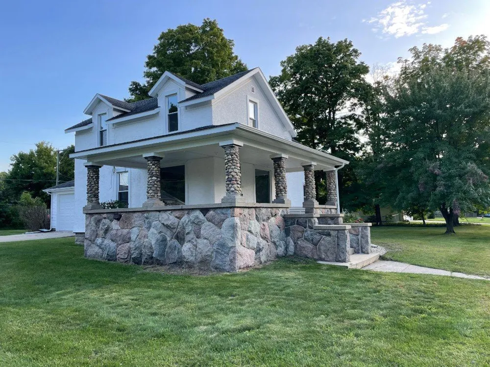 24195 Third Avenue Mattawan, MI 49071