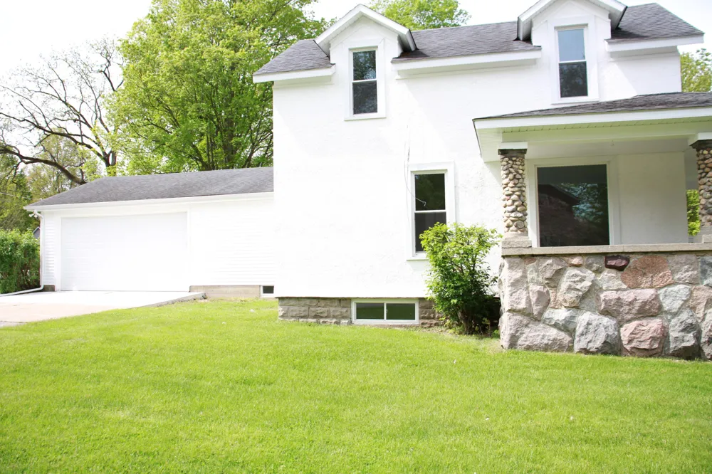 24195 Third Avenue Mattawan, MI 49071